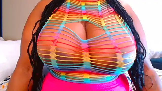 Snapshot of BERNINIBLUSHX89 chatting on October 27, 4:57 am BERNINIBLUSHX89 online show from October 27, 4:57 am