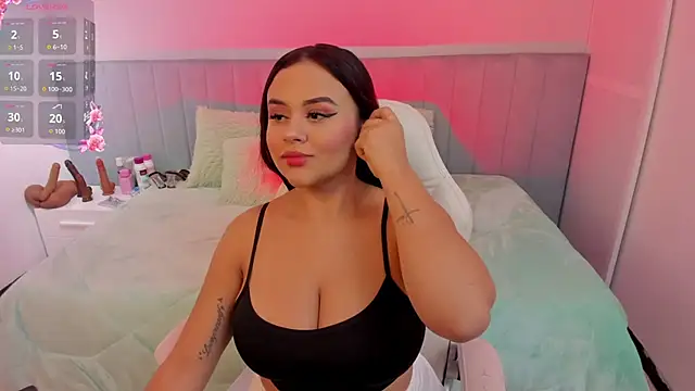 Snapshot of katia_bigboobs1 chatting on October 1, 9:14 am katia bigboobs1 online show from October 1, 9:14 am