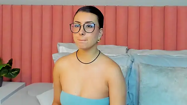 EmaSaenz online show from April 7, 8:54 pm