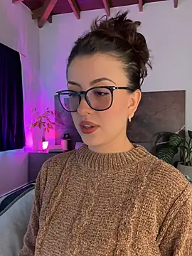 Snapshot of EmaSaenz chatting on February 17, 9:00 pm EmaSaenz online show from February 17, 9:00 pm