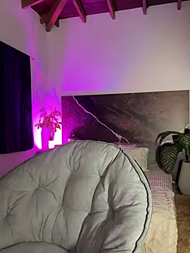 Snapshot of EmaSaenz chatting on February 21, 11:21 pm EmaSaenz online show from February 21, 11:21 pm