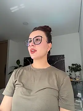 EmaSaenz online show from February 18, 6:04 pm