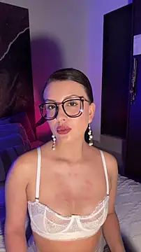 EmaSaenz online show from December 22, 9:04 pm