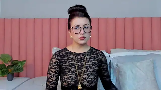 EmaSaenz online show from March 20, 6:53 pm