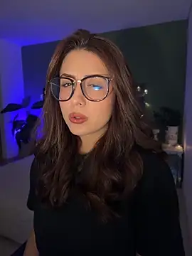 EmaSaenz online show from April 21, 11:00 pm