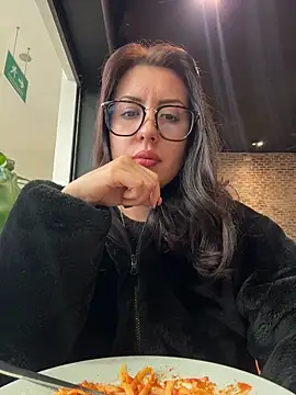 Snapshot of EmaSaenz chatting on October 15, 9:45 pm EmaSaenz online show from October 15, 9:45 pm