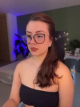 EmaSaenz online show from June 9, 9:05 pm
