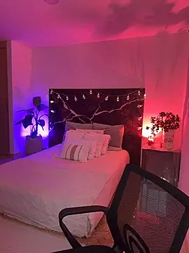 EmaSaenz online show from February 12, 10:53 pm