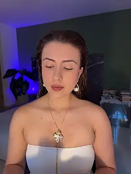 EmaSaenz online show from May 6, 10:47 pm