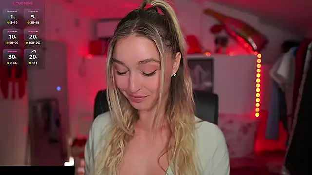 Alexis   Texas online show from October 1, 6:45 pm