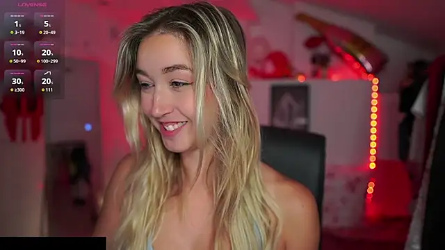 Alexis   Texas online show from September 27, 1:50 pm