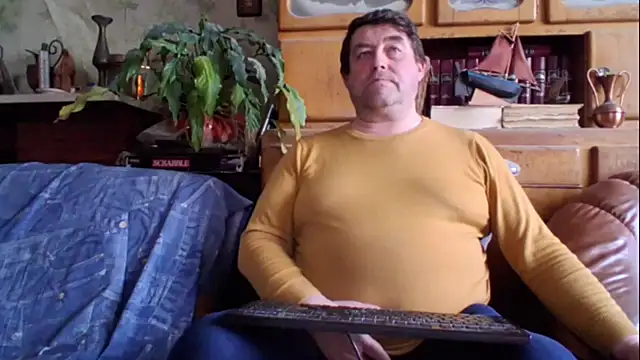 sympatrique online show from March 8, 5:05 pm