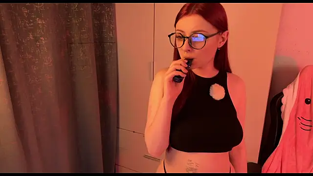 RozieRose online show from November 10, 5:01 am