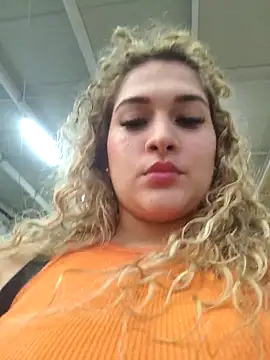 Sara smiiith211 online show from December 15, 10:59 pm