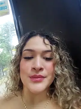 Sara smiiith211 online show from May 24, 10:42 pm