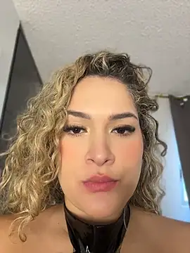 Snapshot of Sara_smiiith211 chatting on July 12, 8:09 pm Sara smiiith211 online show from July 12, 8:09 pm