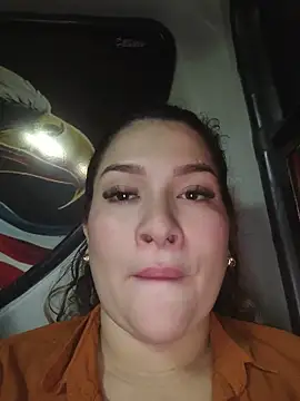Sara smiiith211 online show from May 23, 12:53 am