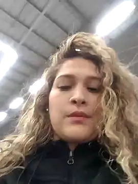 Sara smiiith211 online show from March 18, 1:02 am
