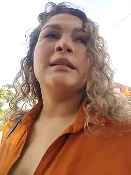 Sara smiiith211 online show from April 6, 3:13 pm