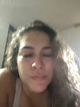 Sara smiiith211 online show from May 8, 10:24 pm