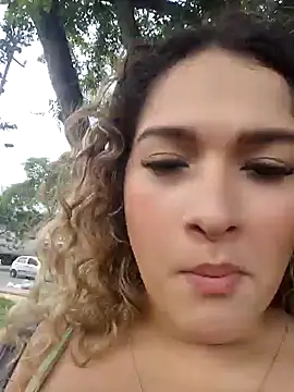 Sara smiiith211 online show from December 4, 7:13 pm