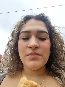 Sara smiiith211 online show from April 2, 6:36 pm