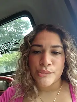 Sara smiiith211 online show from April 4, 4:35 pm