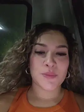 Sara smiiith211 online show from May 27, 11:56 pm
