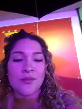 Sara smiiith211 online show from October 4, 2:24 am
