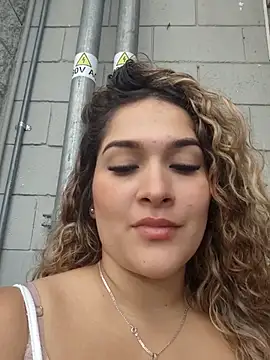 Sara smiiith211 online show from October 26, 6:08 pm