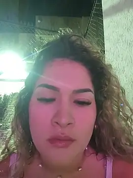 Snapshot of Sara_smiiith211 chatting on June 16, 1:16 am Sara smiiith211 online show from June 16, 1:16 am