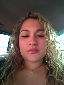 Sara smiiith211 online show from December 17, 11:48 am