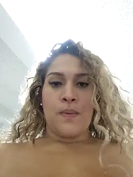 Sara smiiith211 online show from March 2, 4:07 am