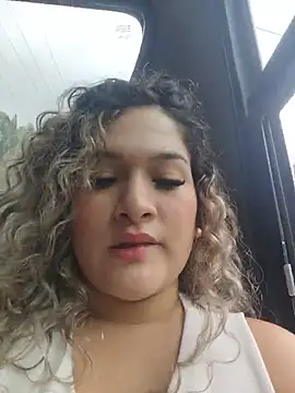 Snapshot of Sara_smiiith211 chatting on June 7, 6:35 pm Sara smiiith211 online show from June 7, 6:35 pm