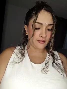 Sara smiiith211 online show from April 5, 8:26 pm