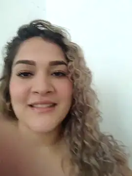 Sara smiiith211 online show from March 11, 3:28 pm