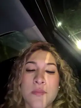 Sara smiiith211 online show from January 14, 12:25 am