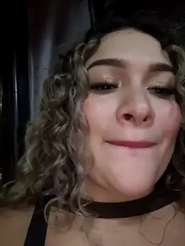Sara smiiith211 online show from May 9, 11:41 pm