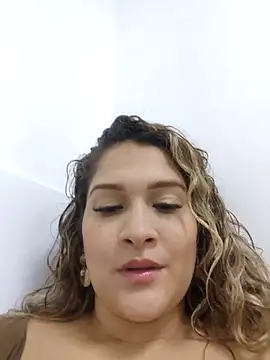 Sara smiiith211 online show from March 16, 3:47 am