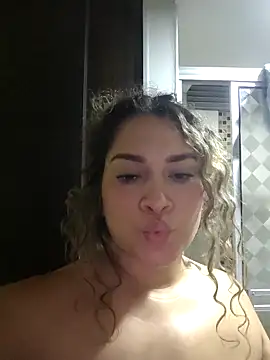 Sara smiiith211 online show from April 24, 3:19 am