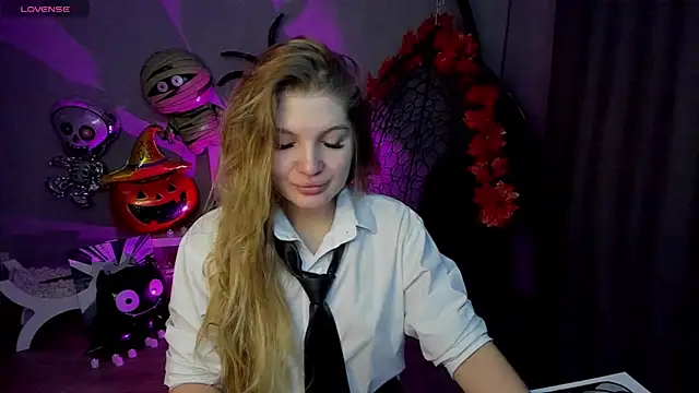 lily williamss online show from October 31, 12:07 am