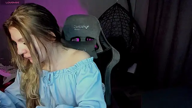 lily williamss online show from March 6, 12:21 am