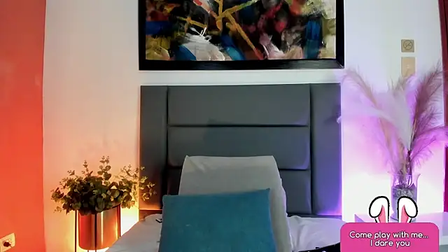 Emilywatsonn online show from April 2, 12:40 am