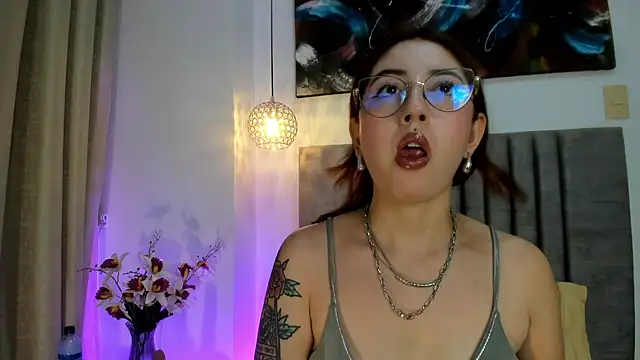 Emilywatsonn online show from October 22, 12:32 am
