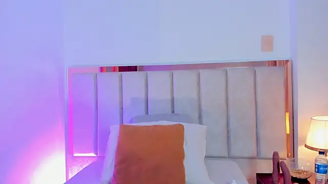 Emilywatsonn online show from September 10, 12:31 am