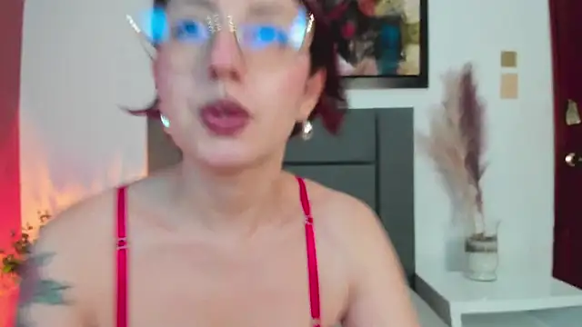 Emilywatsonn online show from October 7, 12:22 am