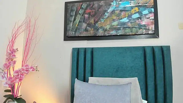 Snapshot of Emilywatsonn chatting on December 4, 12:31 am Emilywatsonn online show from December 4, 12:31 am