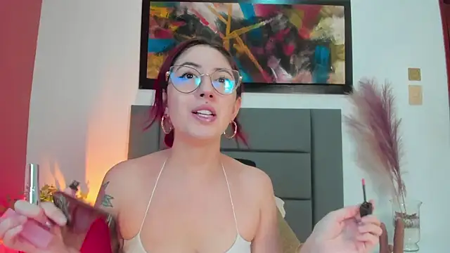 Emilywatsonn online show from October 4, 12:34 am