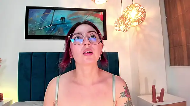 Emilywatsonn online show from March 13, 3:33 am