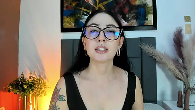 Emilywatsonn online show from March 25, 12:11 am